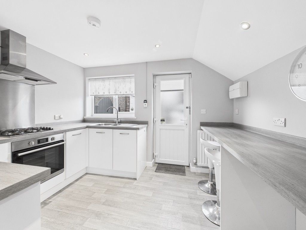 Property photo 2 of 25 Breakfast/Kitchen