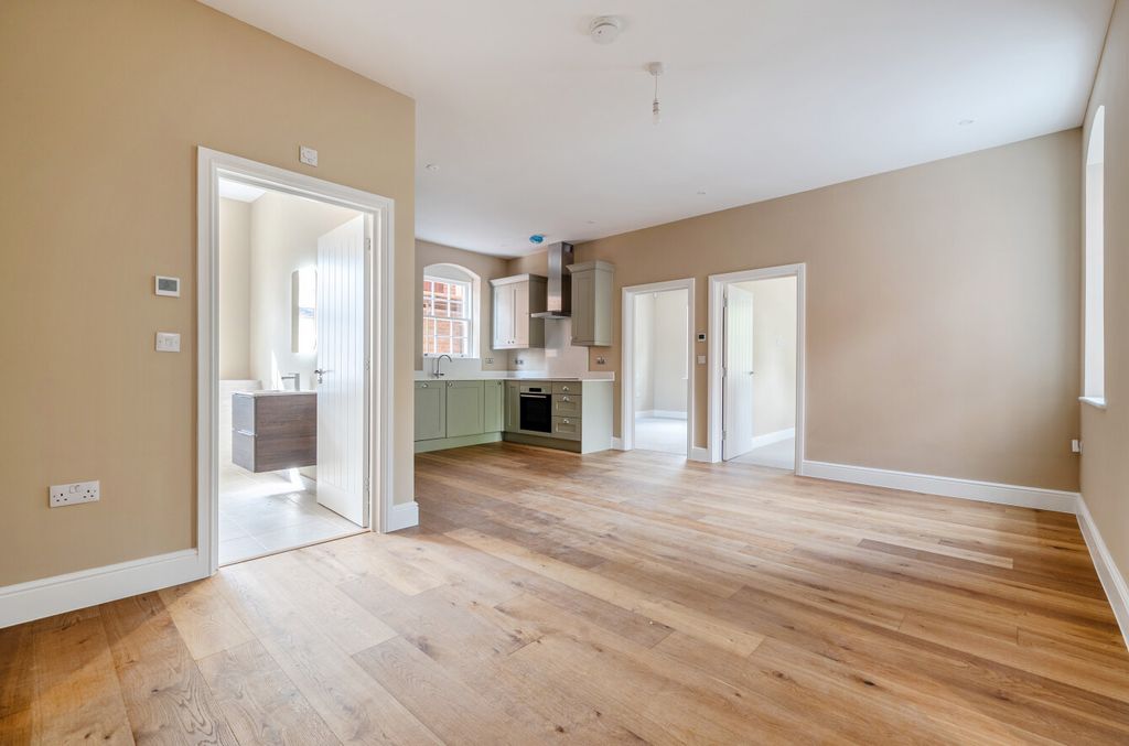 Property photo 2 of 16 1511814-7-6A91624...