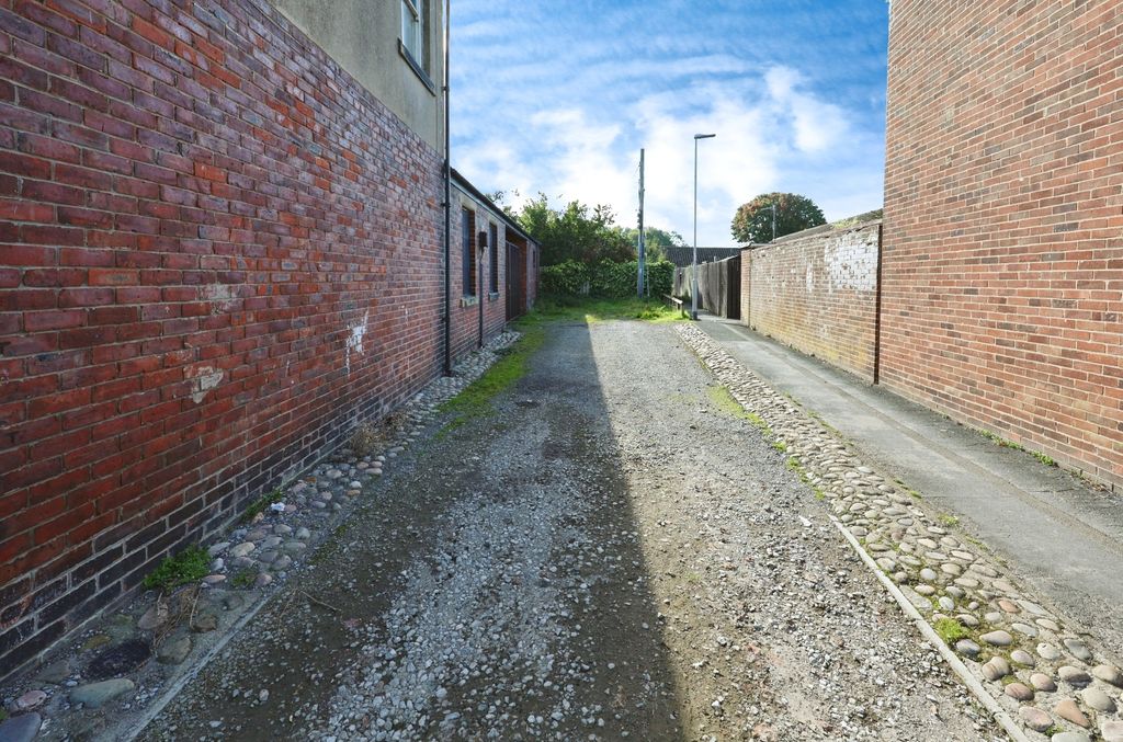 Property photo 3 of 20 Pbox-Img.Jpg