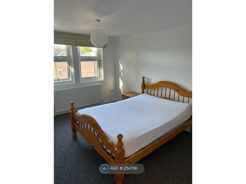 Property photo 1 of 7 Rear Bedroom