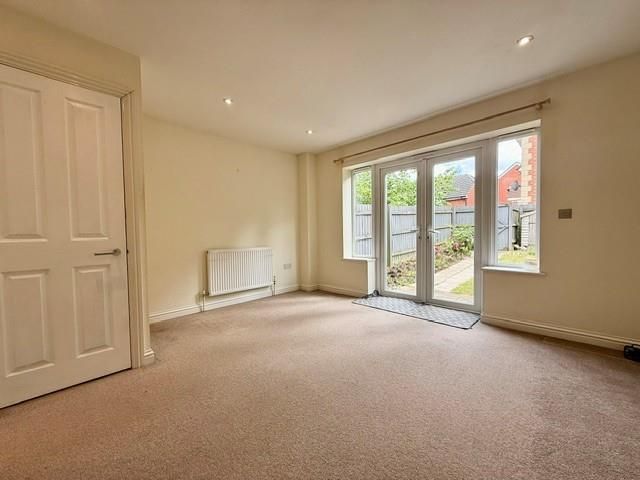 Property photo 3 of 10 Lounge 2.Jpg