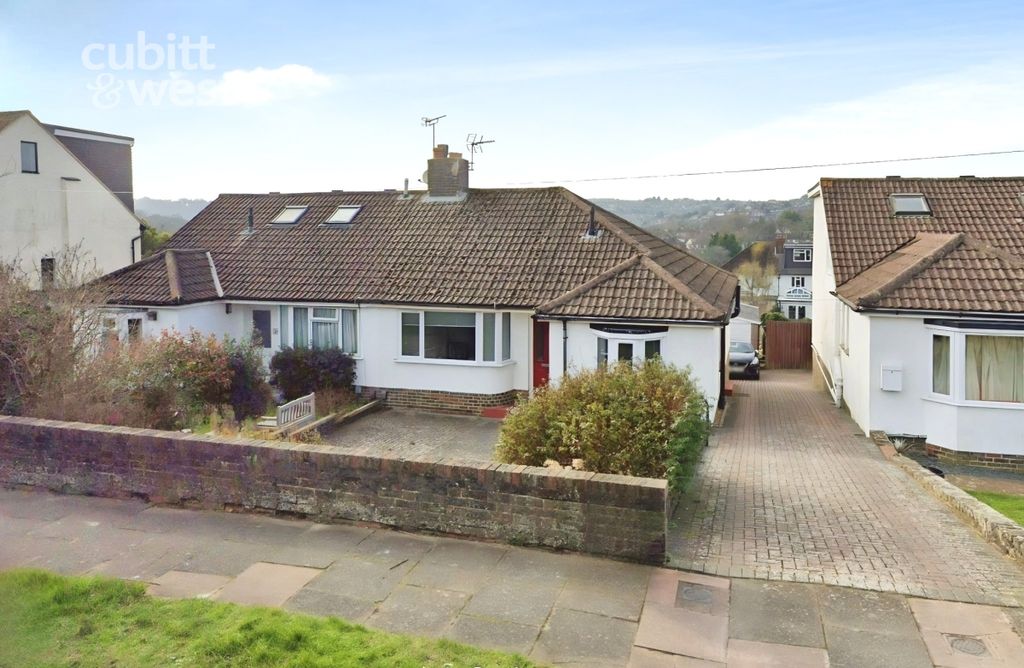 Property photo 1 of 14 External