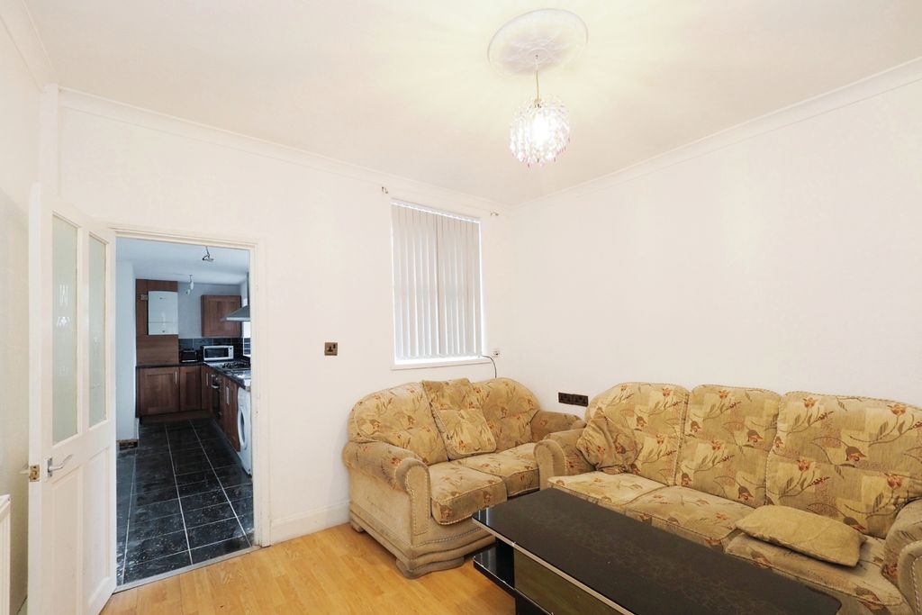 Property photo 3 of 18 Dining Room/Lounge