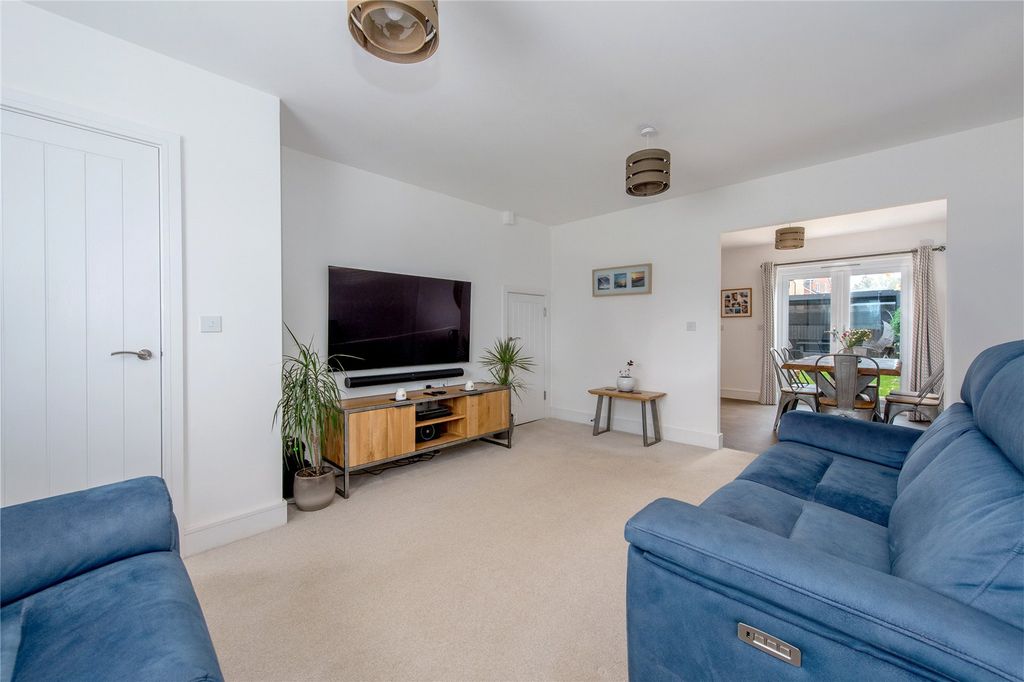 Property photo 2 of 24 Picture No. 30