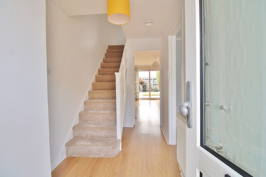 Property photo 2 of 27