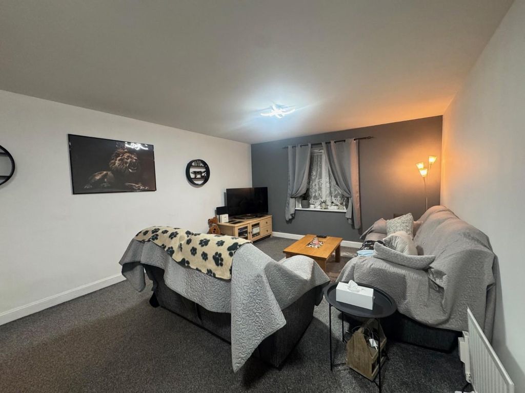 Property photo 3 of 11 Lounge1.Jpg