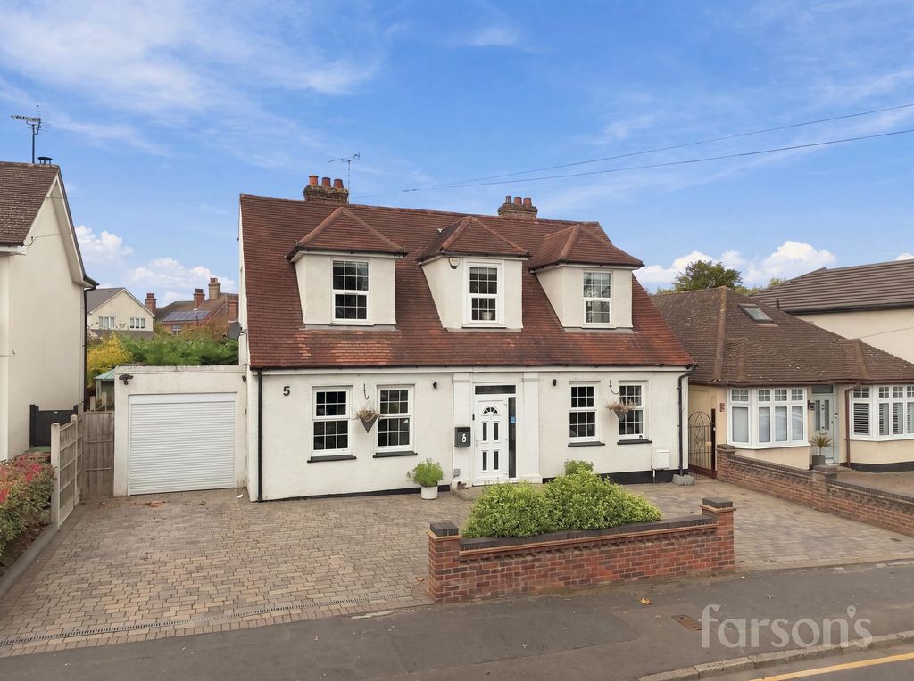 Property photo 1 of 32