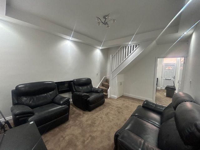 Property photo 2 of 42