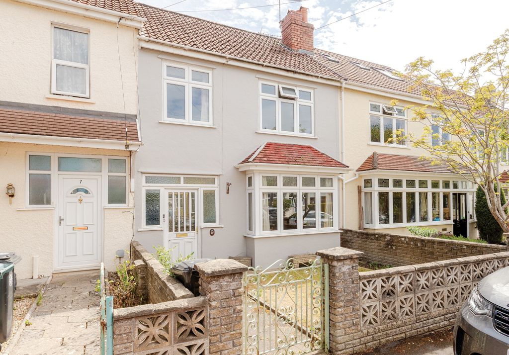 Property photo 1 of 18 Bedford