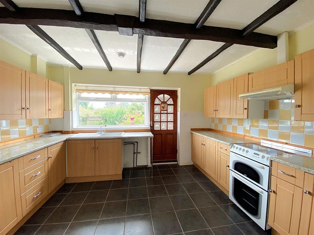 Property photo 3 of 17 14 Ravens Close - Kitchen.Jpg