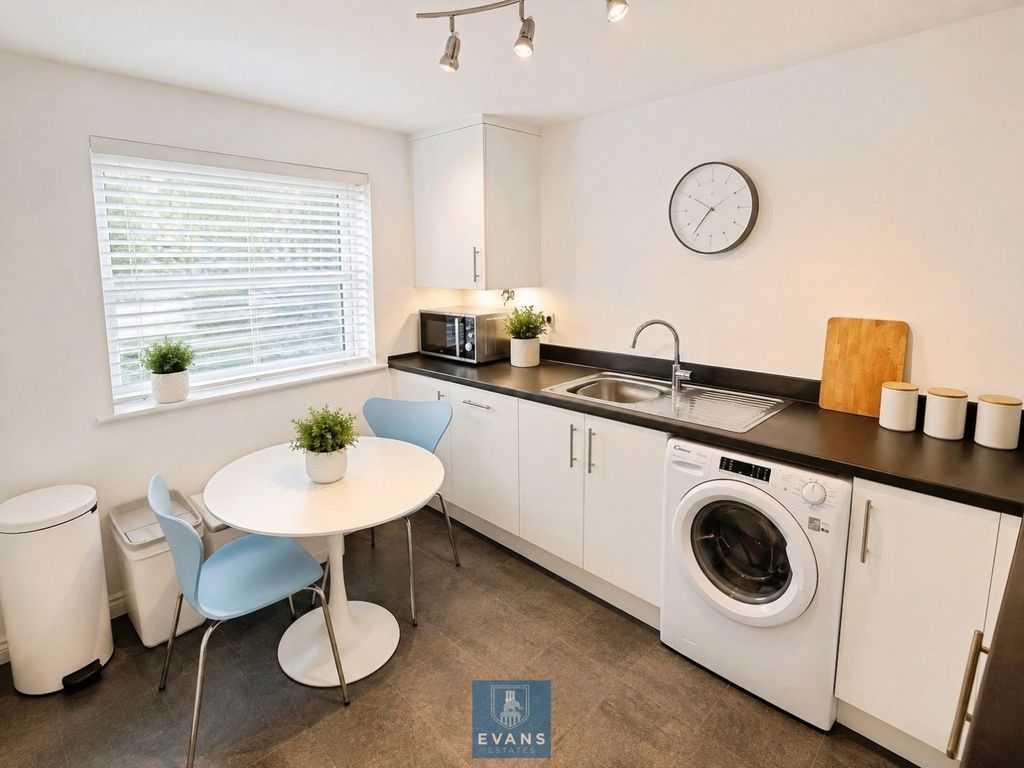 Property photo 2 of 16 Kitchen Diner
