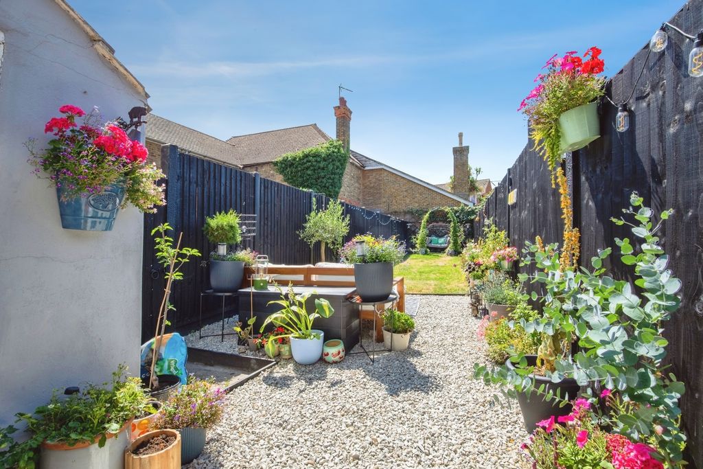 Property photo 3 of 17 Pbox-Img.Jpg