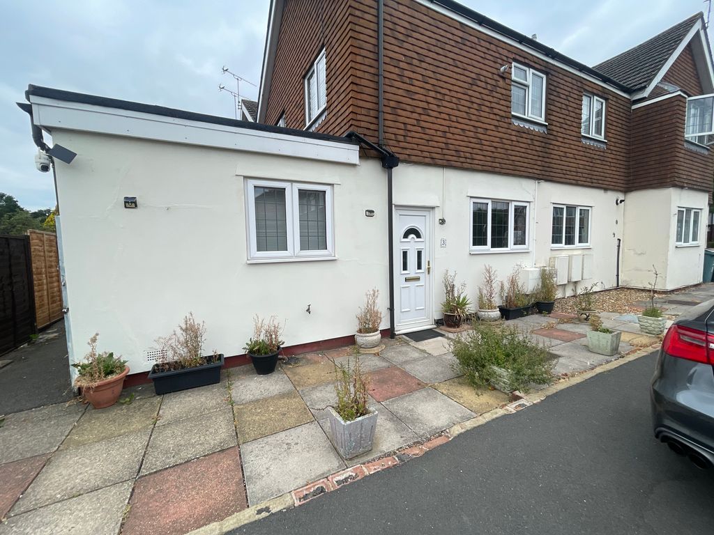 Property photo 1 of 10 Front
