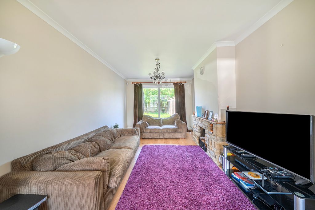 Property photo 3 of 14 1480423-9-6A3d09ce251d8