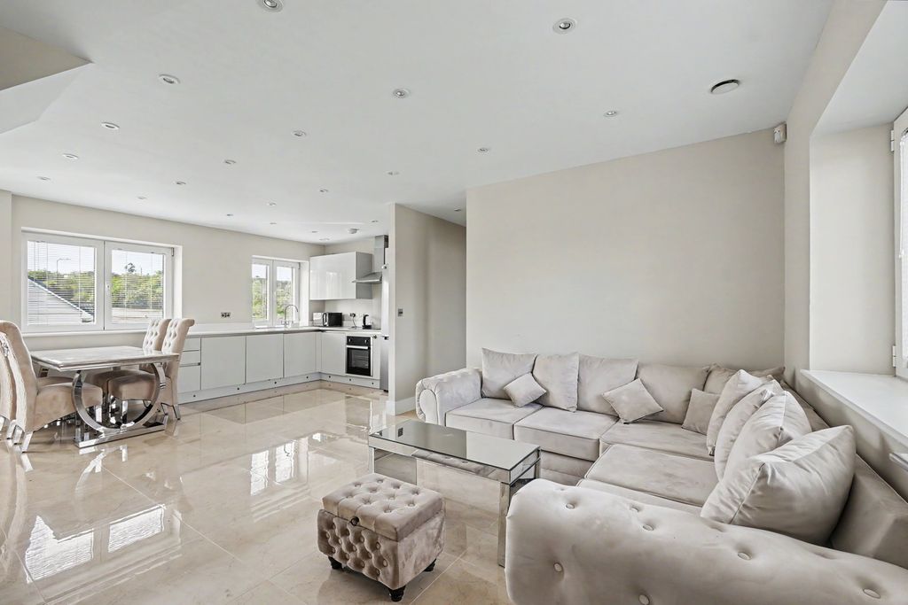 Property photo 2 of 44