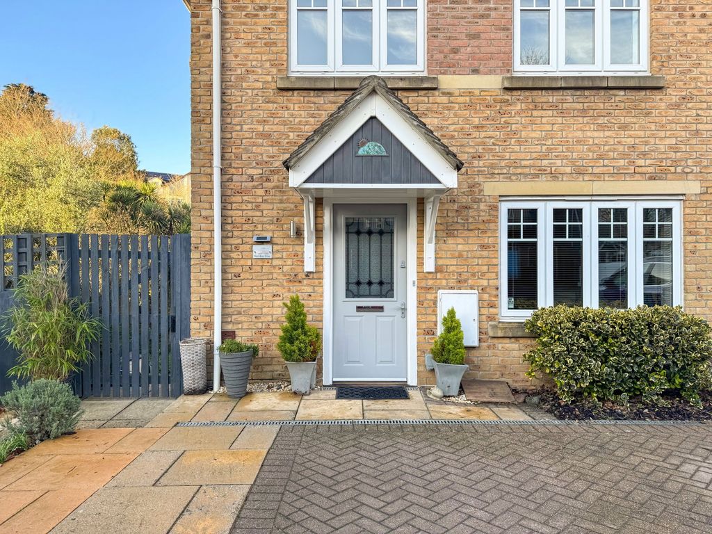 Property photo 3 of 38