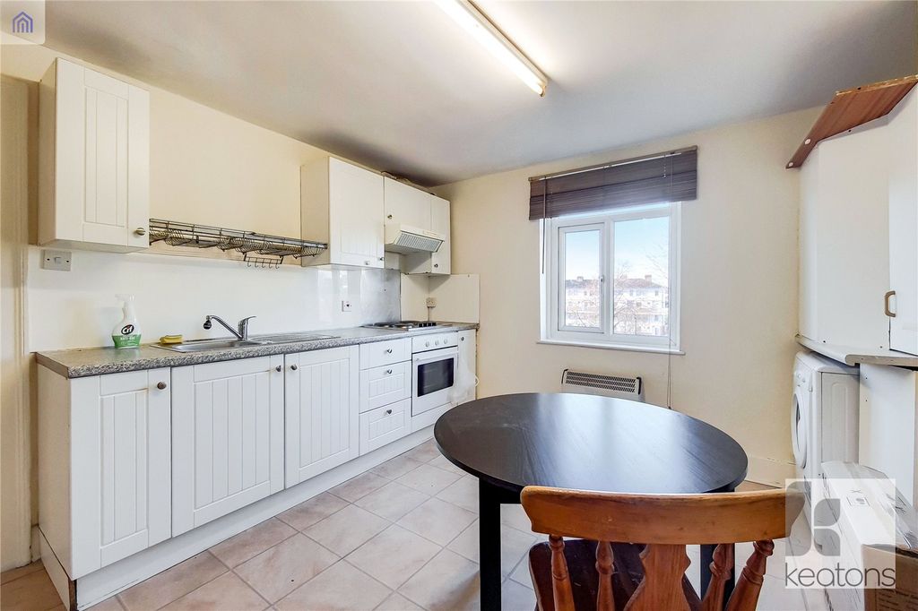 Property photo 2 of 4 Kitchen