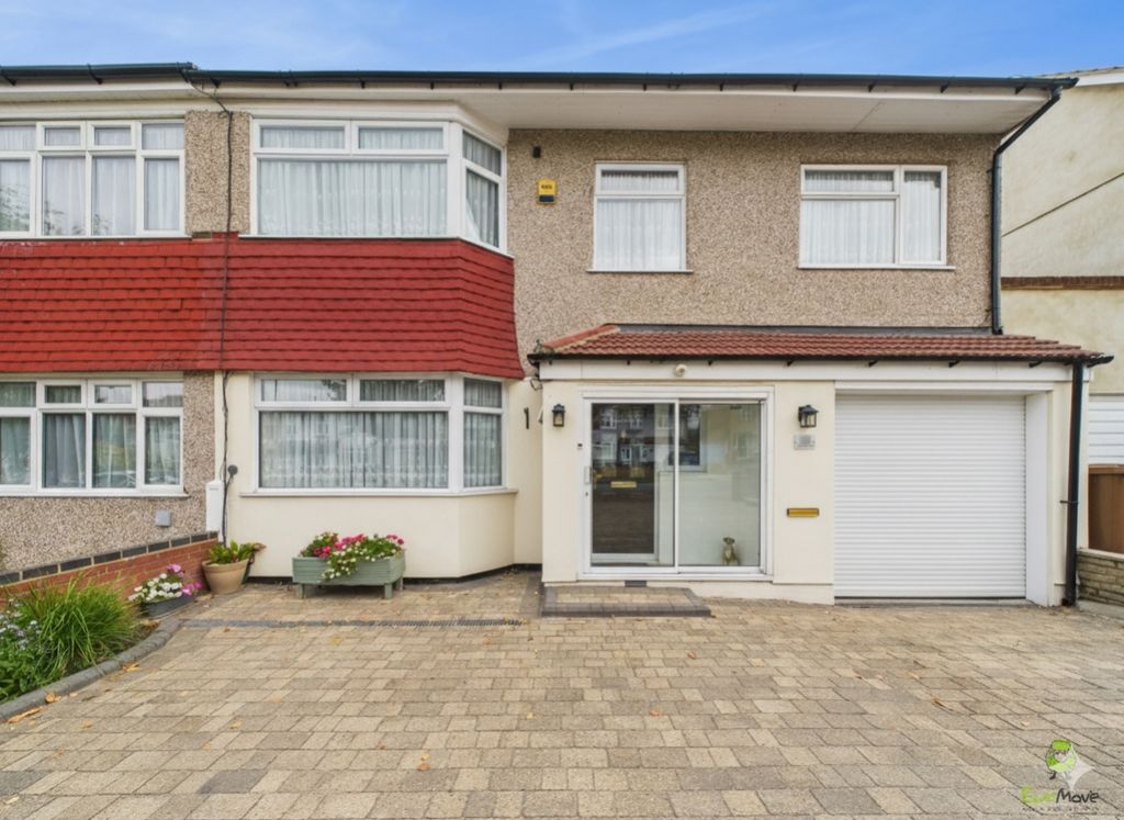 Property photo 1 of 20 Presented By Nicoleta At Ewemove Bexleyheath And D