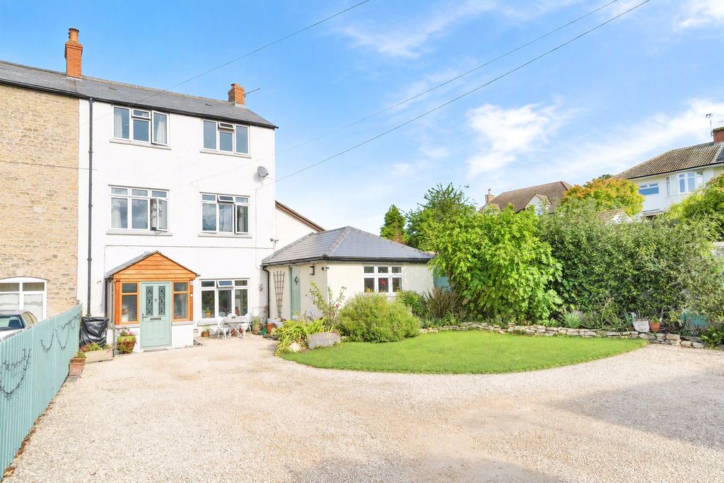 Property photo 2 of 34 Picture No. 39