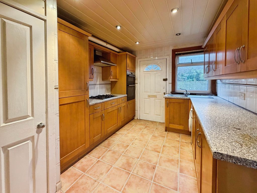 Property photo 3 of 9 Kitchen