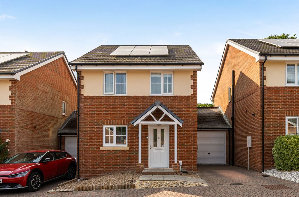 Property photo 1 of 12 1495058-27-6A60Fb...