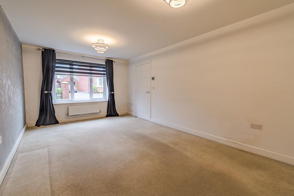 Property photo 2 of 25 Living Room