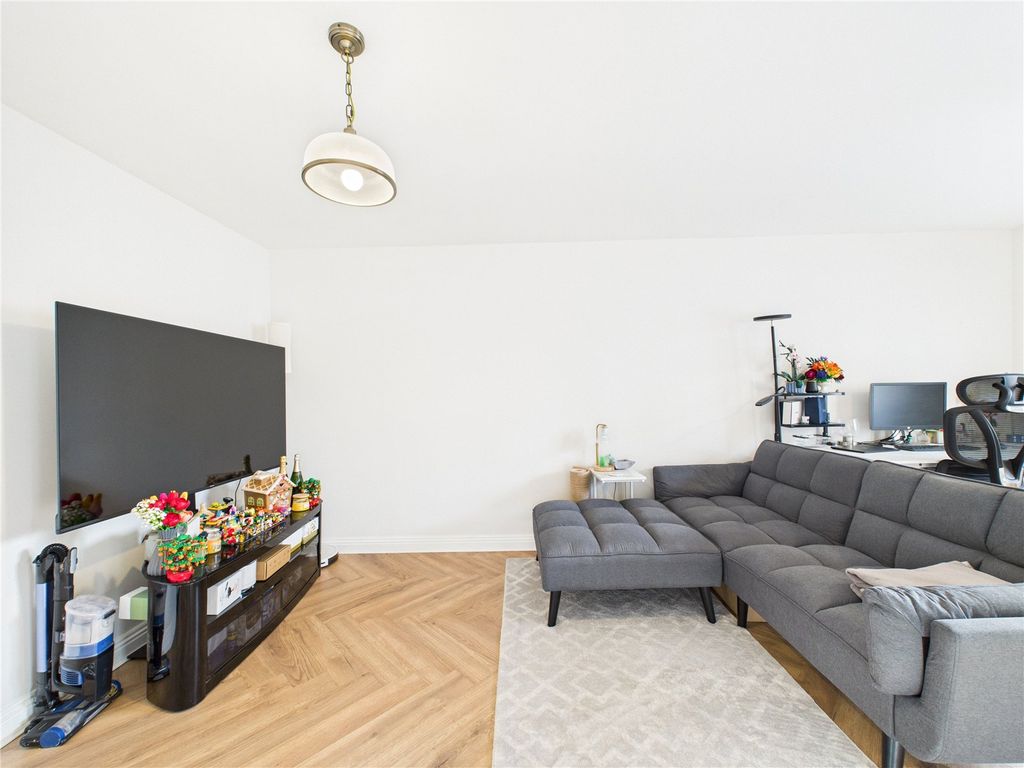 Property photo 3 of 14 Picture No. 14