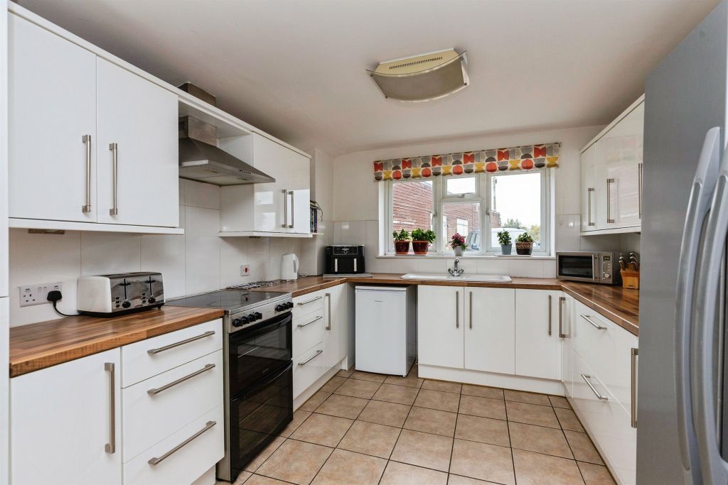 Property photo 3 of 22