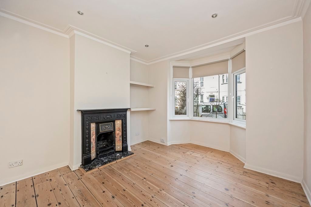 Property photo 3 of 18 Photo 11