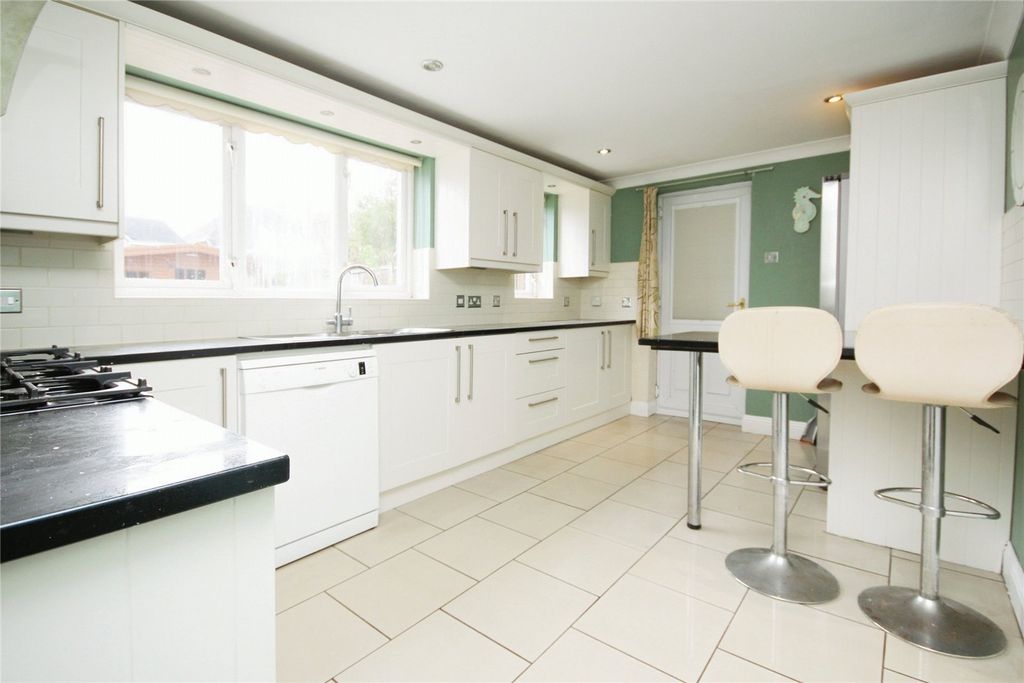 Property photo 3 of 16 Picture No. 15
