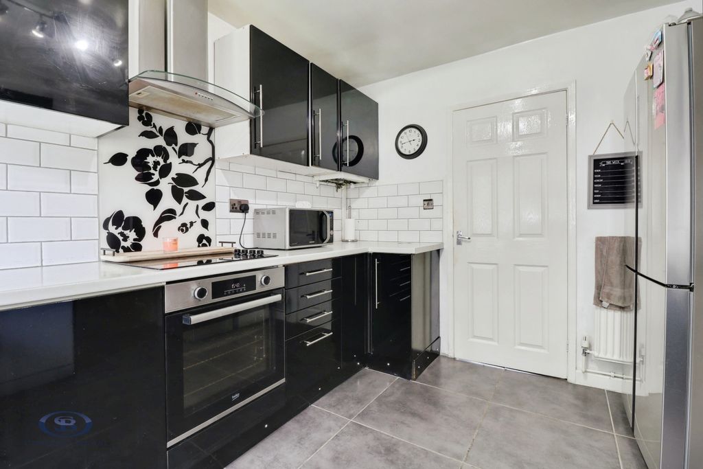 Property photo 2 of 19 Pbox-Img.Jpg