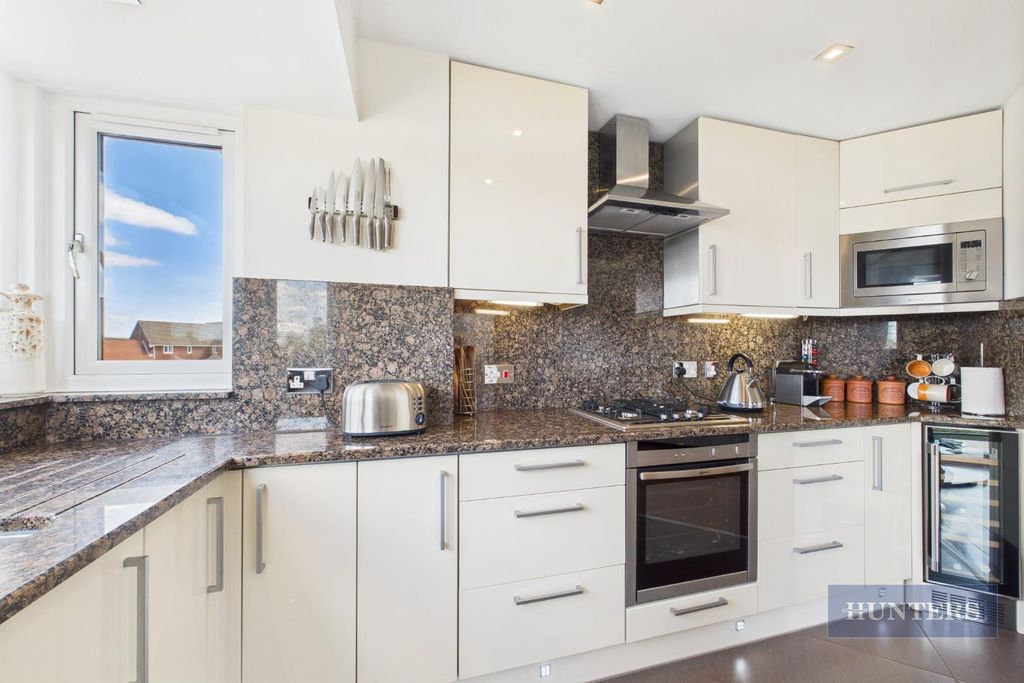 Property photo 3 of 14 Cam05152G0-Pr0158-Still004.Jpg