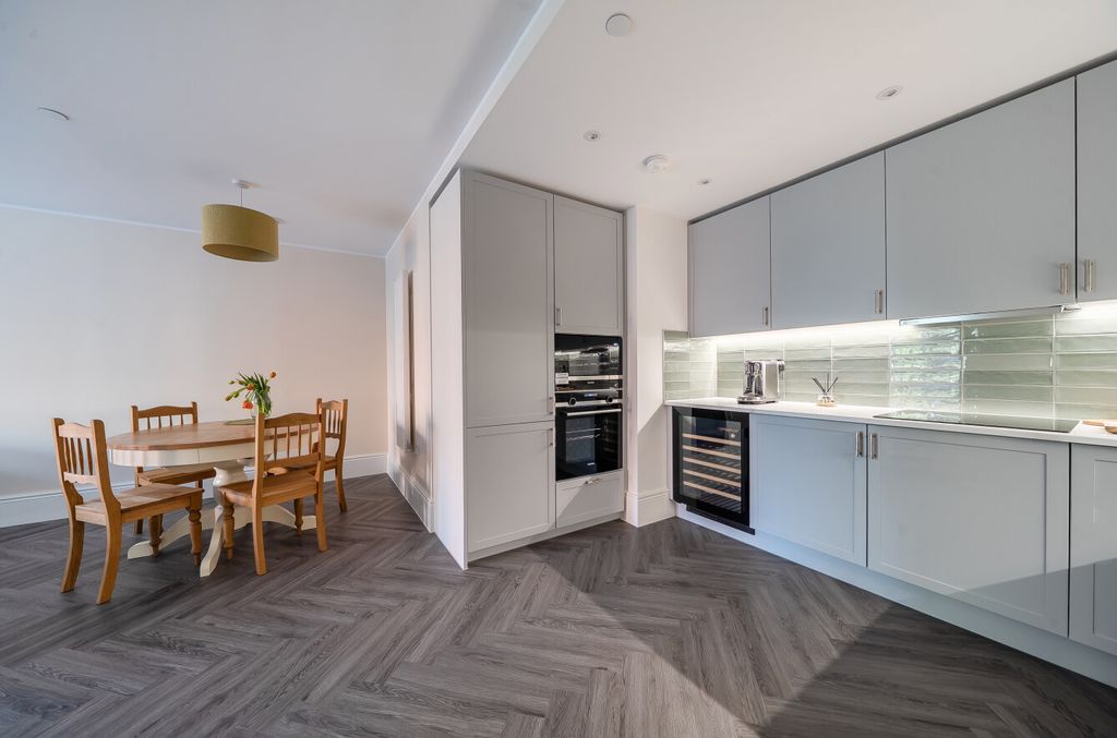 Property photo 3 of 14 1426043-2-69B1A81...