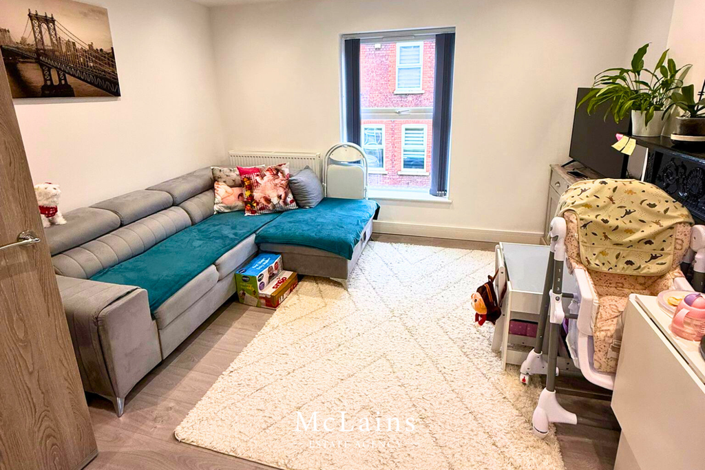 Property photo 2 of 5 Living Room