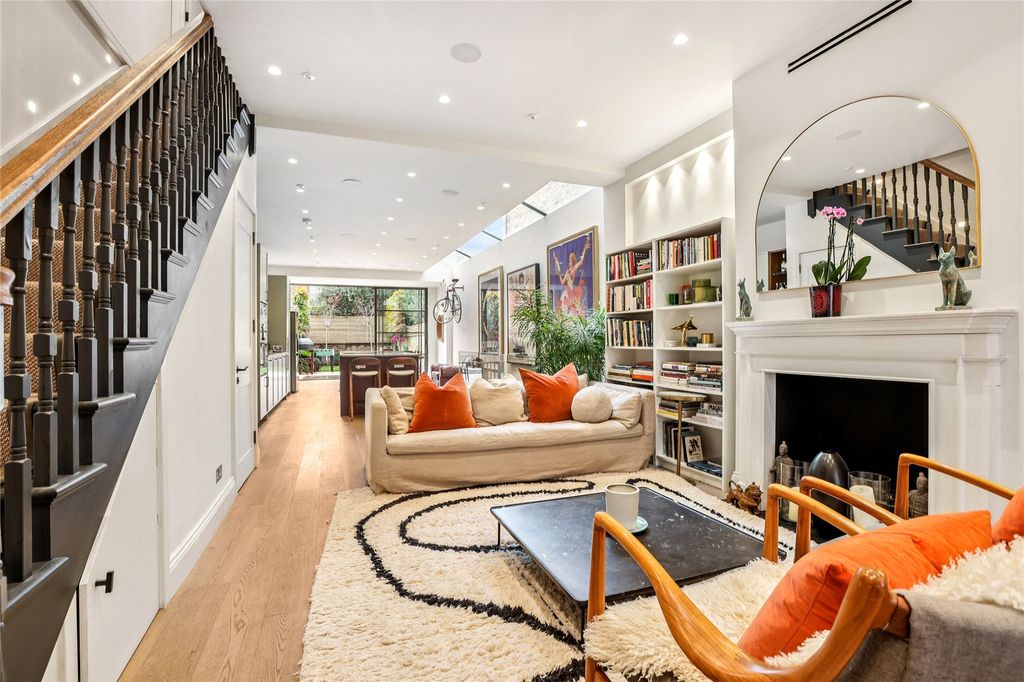 Property photo 3 of 13 Reception Room