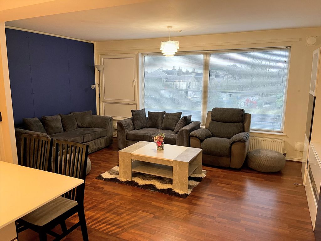 Property photo 2 of 16 Photo 1