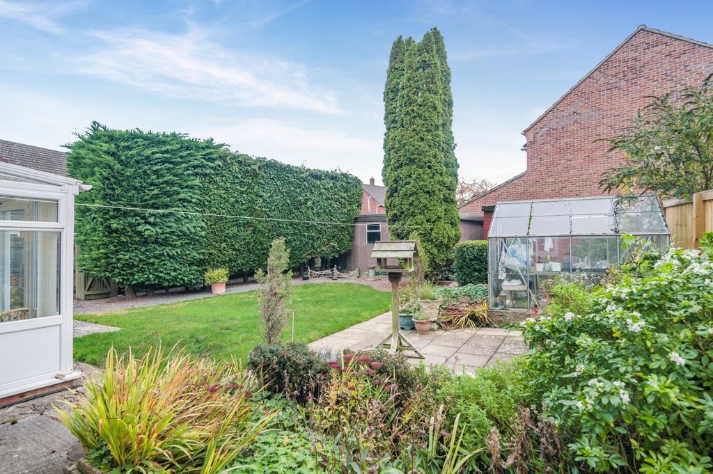 Property photo 2 of 15 Picture No. 10