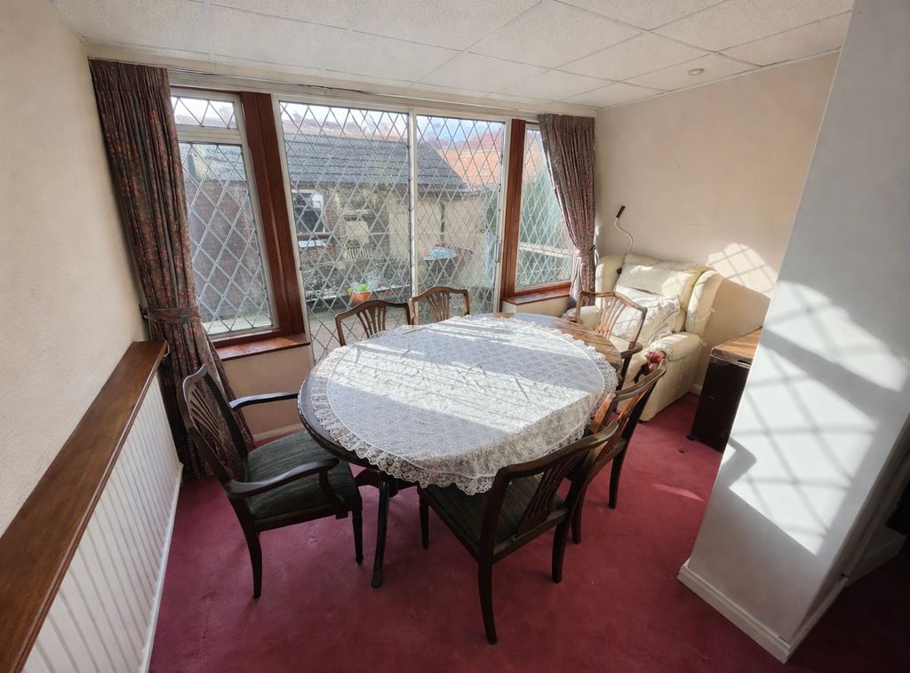 Property photo 3 of 12 Images