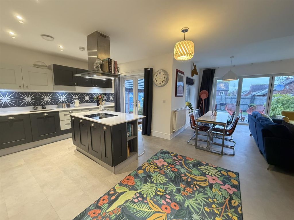 Additional image 9 of 5 bed property for saleButtercup Drive, Daventry NN11