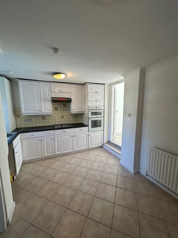 Property photo 2 of 15 Kitchen