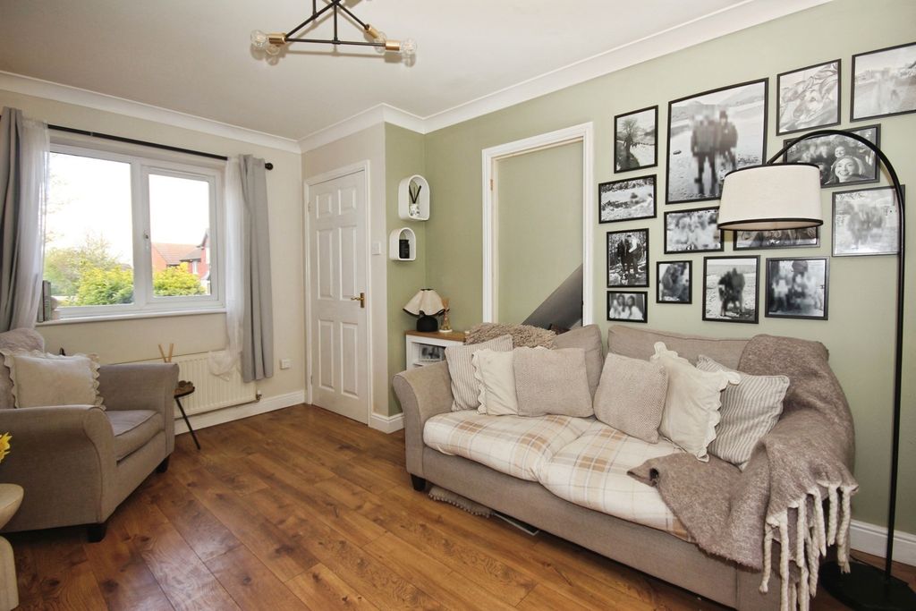 Property photo 2 of 15 Pbox-Img.Jpg