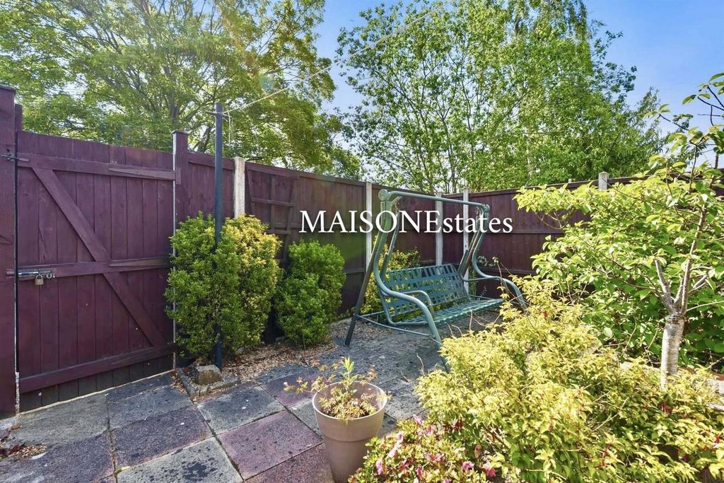 Property photo 2 of 16 Garden.Jpg