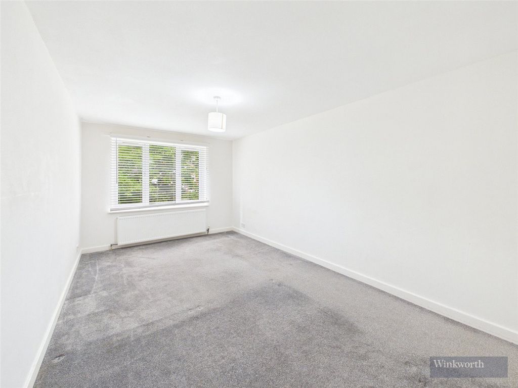 Property photo 3 of 5 Picture No. 17