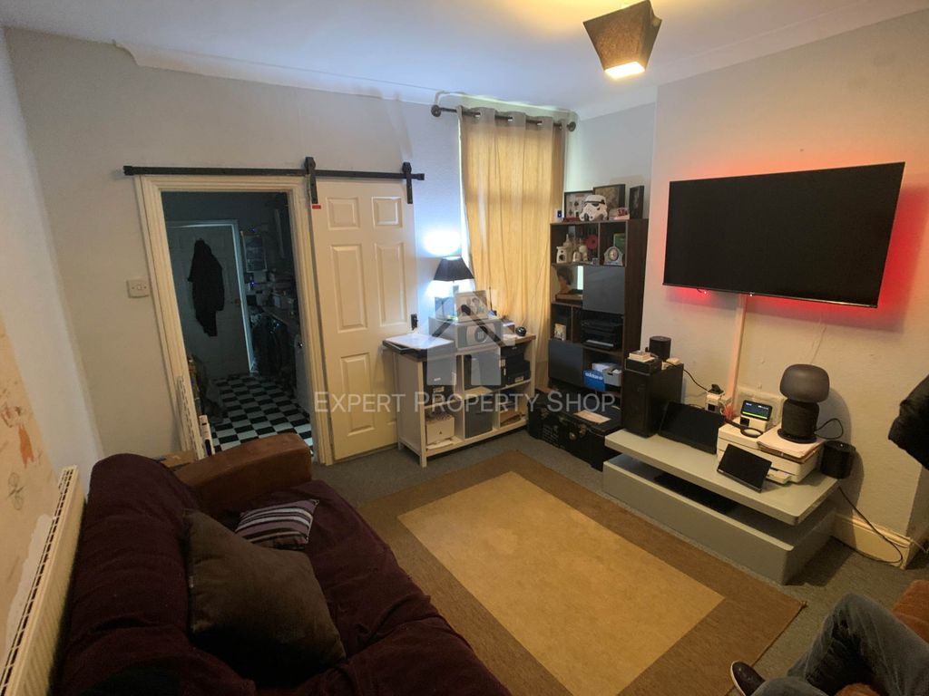 Property photo 3 of 9