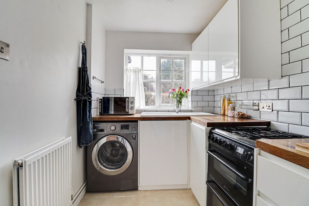 Property photo 3 of 15 Kitchen