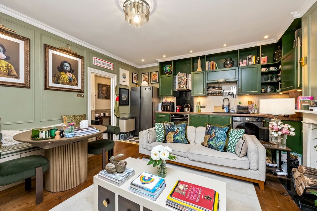 Property photo 2 of 16 5382183