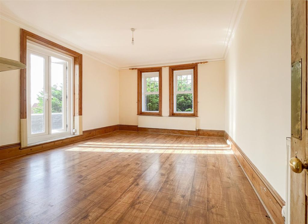 Property photo 3 of 19 Living Room