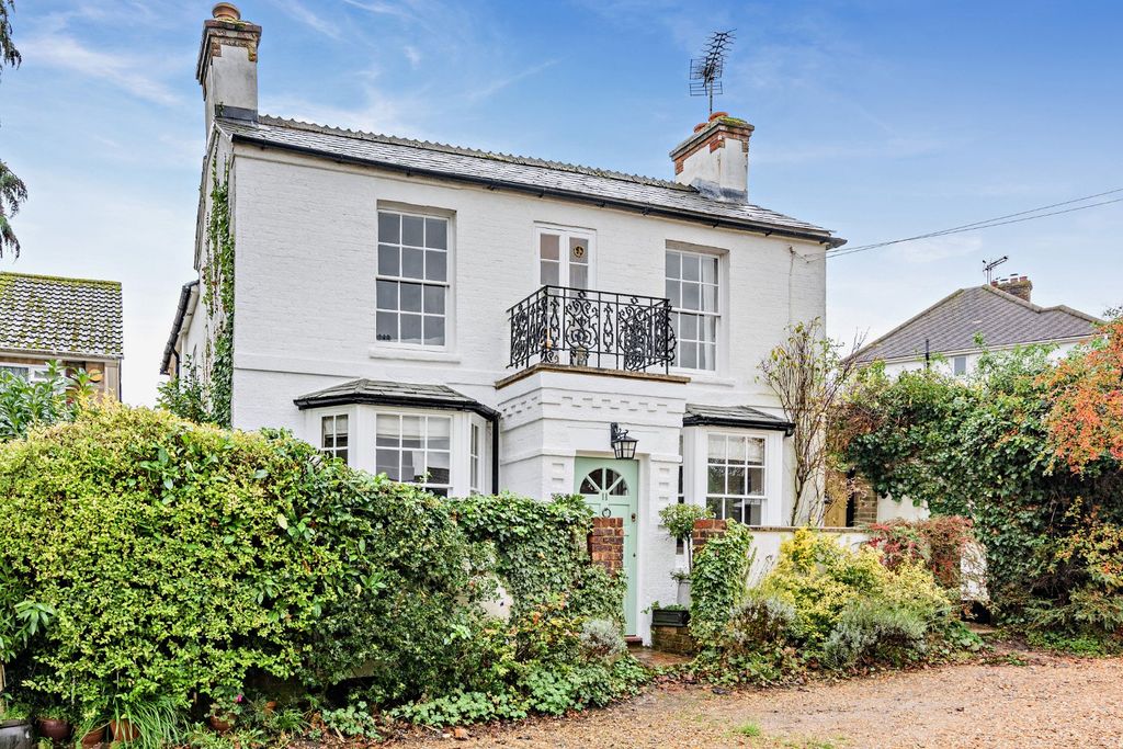 Property photo 1 of 16 11 West End Grove