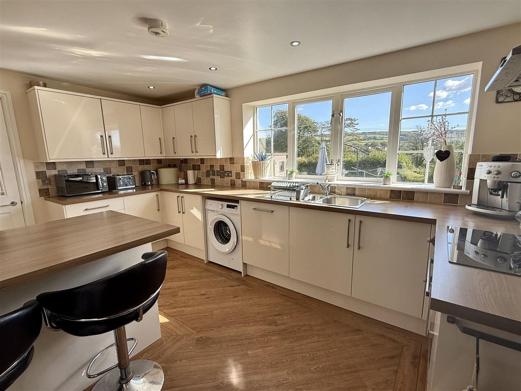 Property photo 2 of 33 Img_8830.Jpeg