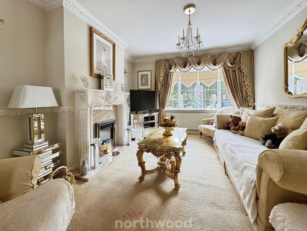 Property photo 2 of 27